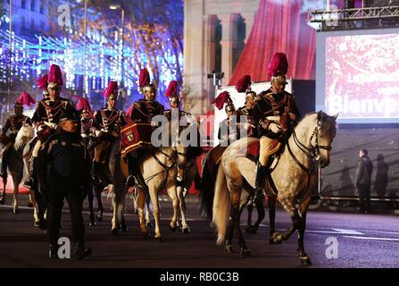 Madrid, Espagne. 5e Jan, 2019. Le défilé de célébration est organisée pour célébrer l'Épiphanie traditionnels à Madrid, capitale de l'Espagne, Janvier 5, 2019. Credit : Guo Qiuda/Xinhua/Alamy Live News Banque D'Images