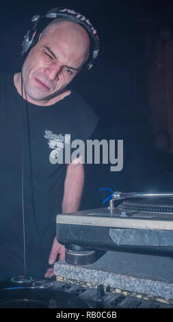 Madrid, Espagne. 5e jan 2019. David Vunk chef de l'italo disco musique électronique pour la première fois à Madrid, Espagne à la discothèque la place la noche del sol. Credit : SOPA/Alamy Images Limited Live News Banque D'Images