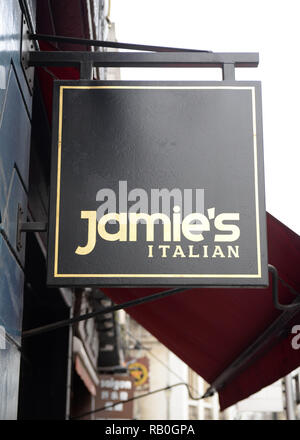 Une vue générale de Jamie's Italian Restaurant à Greenwich après un incendie s'est produit Où : London, Royaume-Uni Quand : 10 Mar 2015 Crédit : Steve Finn/WENN Banque D'Images