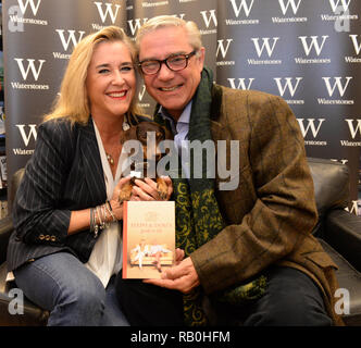 Stephanie et Dom Parker de Channel 4 Gogglebox signer leur livre 'Steph' et Dom's Guide to Life' à Waterstones à Bluewater, Kent comprend : Dominic Parker, Stephanie Parker Où : London, Royaume-Uni Quand : 26 Sep 2015 Crédit : Steve Finn/WENN Banque D'Images