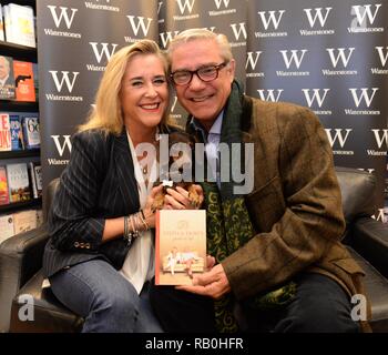 Stephanie et Dom Parker de Channel 4 Gogglebox signer leur livre 'Steph' et Dom's Guide to Life' à Waterstones à Bluewater, Kent comprend : Dominic Parker, Stephanie Parker Où : London, Royaume-Uni Quand : 26 Sep 2015 Crédit : Steve Finn/WENN Banque D'Images