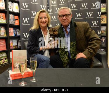 Stephanie et Dom Parker de Channel 4 Gogglebox signer leur livre 'Steph' et Dom's Guide to Life' à Waterstones à Bluewater, Kent comprend : Dominic Parker, Stephanie Parker Où : London, Royaume-Uni Quand : 26 Sep 2015 Crédit : Steve Finn/WENN Banque D'Images