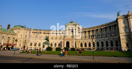 Palais impérial Hofburg de Vienne dans la Heldenplatz carré ouvert , Autriche Banque D'Images