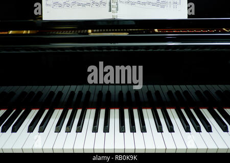 Close-up old grand piano ; instrument de musique Banque D'Images