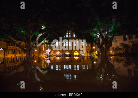 Beyrouth, Liban. Les Souks de Beyrouth au centre-ville est l'endroit à la tête de la nuit. Ce centre de divertissement coloré en plein air et un centre commercial. Banque D'Images