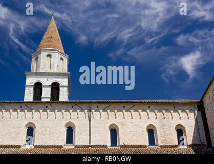 Gros plan de l'extérieur de la basilique d'Aquileia, Italie Banque D'Images