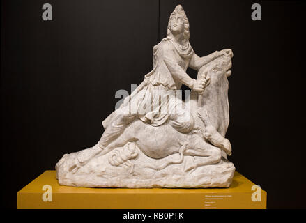 Cordoue, Espagne - Septembre 8th, 2018 : sculptures de Mithra Tautoktonos à partir de la 2ème C. AC. Le Musée Archéologique de Cordoue, Espagne Banque D'Images