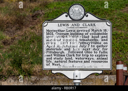 Harpers Ferry, WV, États-Unis - 3 novembre, 2018 : Le marqueur historique de Lewis et Clark, près de la rivière Potomac à Harpers Ferry. Banque D'Images
