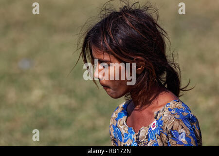 Jeune fille au Refuge d'oiseaux de Thol, Gujarat Banque D'Images