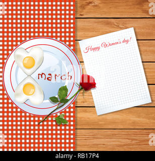 Heureux jour femmes carte de souhaits avec le numéro en forme de huit sur la plaque avec omelette ketchup lettres 8 mars et rose rouge sur fond de bois avec serviette et Banque D'Images
