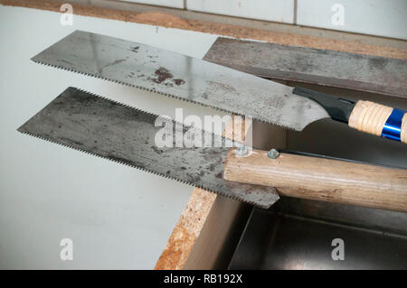 Lame de scie à ruban. Trois scies pour la réparation. Résumé Contexte industriel Banque D'Images