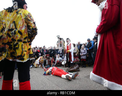 Le groupe de Lions partie des artistes professionnels sur Bankside, au cours de l'Assemblée Douzième Nuit de célébrations sur la rive sud, au centre de Londres. Banque D'Images