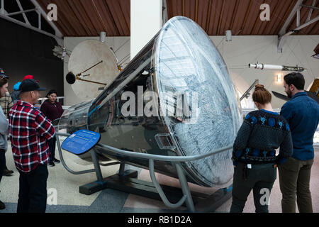 Le California Science Center, (Californie), accueil de ScienCenter la navette spatiale Endeavour en Samuel Oschin Pavilion et capsule Gemini, Expo Banque D'Images