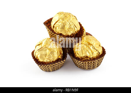 Truffes au chocolat dans les bouchons de papier Banque D'Images