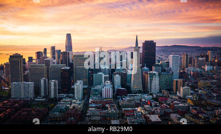 Horizon de San Francisco au lever du soleil, Californie, USA Banque D'Images