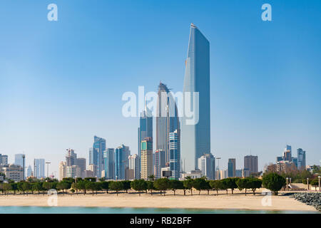 Skyline de tours de bureaux modernes au centre-ville de CBD de la ville de Koweït Au Koweït Banque D'Images