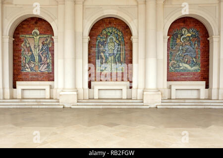 Fatima, Portugal - Juillet 23, 2014 : 600x600 sur la passion et la mort du Christ à l'extérieur le sanctuaire de Fatima Banque D'Images