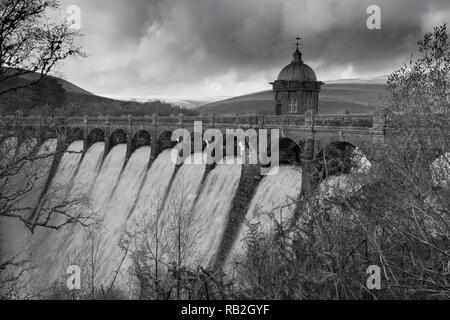 Craig Goch dam Elan Valley Rhayader Powys Pays de Galles au Royaume-Uni. Novembre 2018 Banque D'Images