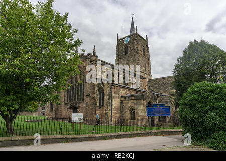 L'église St Mary Wirksworth, Derbyshire, Royaume-Uni ; la plupart du 13e siècle avec quelques survivances anglo-saxon, l'ion 1870 restauré par Sir Gilbert Scott. Banque D'Images