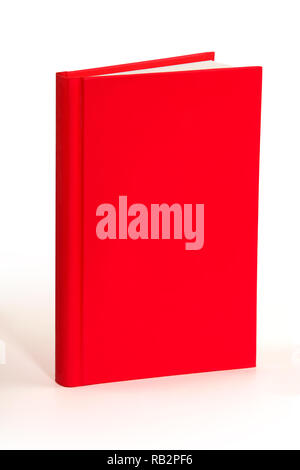 Vide Fermé livre rouge sur le fond blanc avec clipping path Banque D'Images