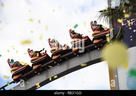 Osaka, Japon. 31 Dec, 2018. Les gens prenez l'Hollywood Dream atraction à Universal Studios Osaka au Japon. Lundi, 31 décembre 2018. Photo par : Ramiro Agustin Vargas Tabares Crédit : Ramiro Agustin Vargas Tabares/ZUMA/Alamy Fil Live News Banque D'Images