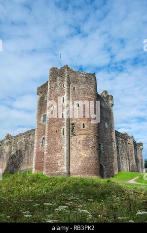 L'extérieur du Château de Doune près de Stirling en Ecosse, célèbre pour être un grand emplacement pour le film Monty Python et le Saint Graal Banque D'Images
