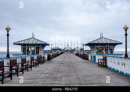 La jetée déserte à Llandudno Pays de Galles UK Banque D'Images