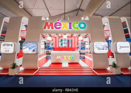 Farnborough, Angleterre - le 20 juillet 2018 : stand Commerce présentant des occasions d'affaires de l'aviation mexicaine lors d'une exposition à Farnborough, Royaume-Uni Banque D'Images