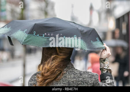 Preston, Lancashire, Royaume-Uni. Jan 7, 2019. Météo britannique. Windy & humide dans le centre-ville. D'autres averses sont attendues avec un vent soufflant en rafales,. Credit : MediaWorldImages/Alamy Live News Banque D'Images