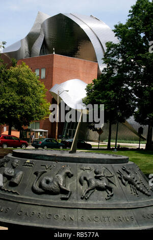 Cadran solaire historique dans le campus de CWRU à Cleveland, OH Banque D'Images