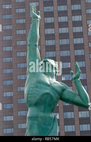 Pièce maîtresse de la sculpture en bronze Fontaine de Vie éternelle à Cleveland's Memorial Plaza Banque D'Images