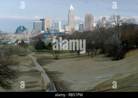 Cleveland, Ohio, États-Unis. Edgewater Park avec vue sur les gratte-ciels du centre-ville en arrière-plan. Banque D'Images