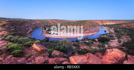 Le Bend gorge de grès et Murchison River dans le Parc National de Kalbarri au crépuscule Banque D'Images