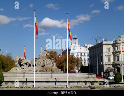 Superbe Fontaine sur la Plaza de Cibeles, l'établissement emblématique de Madrid, Espagne Banque D'Images