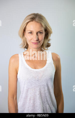 Portrait d'une femme âgée de 47 ans. Banque D'Images