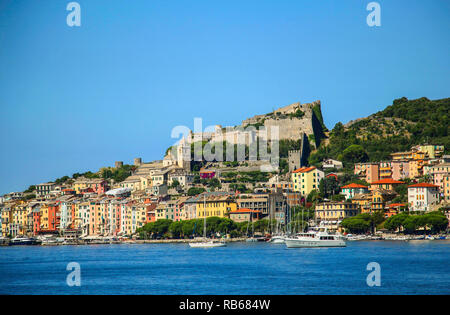 Beau pêcheur Ville de Portovenere près de Cinque Terre, ligurie, italie Banque D'Images