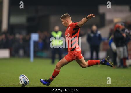 4e janvier 2018, Stade AJ Bell , Vente, Angleterre ; Gallagher Premiership, Sale v Saracens ; Owen Farrel de Sarrasins convertit Crédit : Mark Cosgrove/News Images Banque D'Images