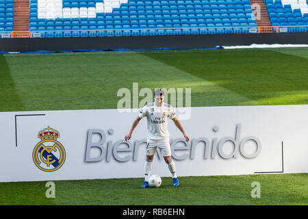 Madrid, Espagne. 7 janvier, 2019. Brahim Diaz au cours de sa présentation, après avoir signé pour le Real Madrid au stade Santiago Bernabeu. Credit : Marcos del Mazo/Alamy Live News Banque D'Images