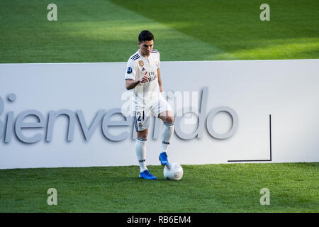 Madrid, Espagne. 7 janvier, 2019. Brahim Diaz au cours de sa présentation, après avoir signé pour le Real Madrid au stade Santiago Bernabeu. Credit : Marcos del Mazo/Alamy Live News Banque D'Images