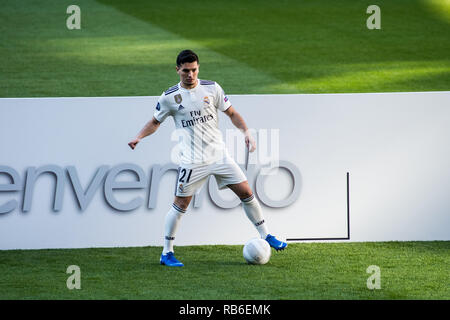 Madrid, Espagne. 7 janvier, 2019. Brahim Diaz au cours de sa présentation, après avoir signé pour le Real Madrid au stade Santiago Bernabeu. Credit : Marcos del Mazo/Alamy Live News Banque D'Images