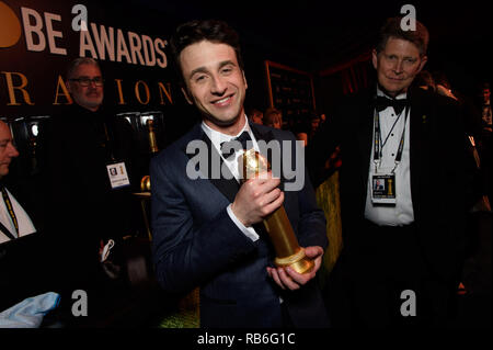 Los Angeles, USA. 06 Jan, 2019. Après avoir remporté la catégorie de la MEILLEURE BANDE ORIGINALE - MOTION PICTURE pour "premier homme", Justin a son prix de Hurwitz backstage gravé à la 76e Golden Globe Awards au Beverly Hilton de Los Angeles, CA le dimanche, Janvier 6, 2019. Credit : PictureLux Le Hollywood/Archive/Alamy Live News Banque D'Images