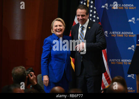 New York, USA. 7 janvier, 2019. Hillary Clinton et Andrew Cuomo parle de la Justice de la reproduction au Barnard College de New York. Crédit : Erik Pendzich/Alamy Live News Banque D'Images