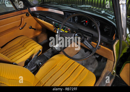 1976 Rover 3500S - boîte de vitesses mécanique V8 Rover P6 enregistrés en 1977 après la fin de la production Banque D'Images