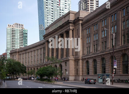 La gare Union de Toronto Conçu par Ross et Macdonald dans le style Beaux-Art le long de la rue Front Ouest Ville de Toronto, Ontario, Canada. Banque D'Images