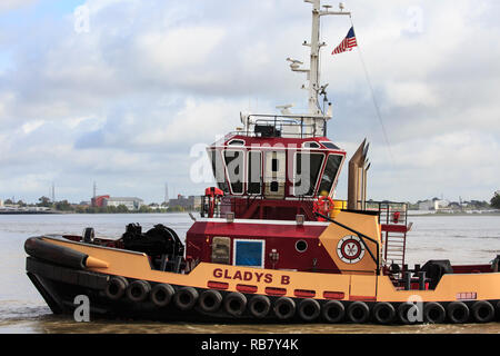 Tugboat Gladys B sur le fleuve Mississippi à la Nouvelle Orléans, Louisiane. Banque D'Images