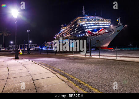 P&O Arcadia amarrée le long de Hamilton, Burmuda, le premier port d'escale des navires sur c'est Noël et Nouvel An sous forme de croisière et de Southampton. Banque D'Images