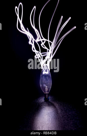 Ampoule, tout en légèreté, light painting Banque D'Images