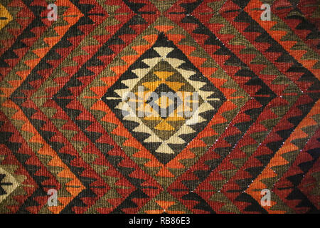 La texture du tapis en laine traditionnelle bédouine avec motif géométrique,Jordanie Banque D'Images