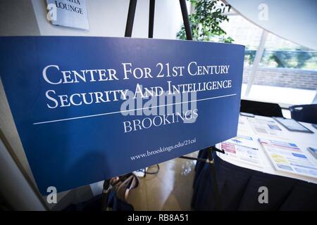 Le Centre pour la sécurité au xxie siècle et l'intelligence à la Brookings Institution à Washington, D.C., Décembre 08, 2016. La discussion a été à l'occasion de la sortie de la Blue Star 2016 famille militaire annuel des familles Enquête sur le mode de vie, un des principaux outils pour comprendre les enjeux auxquels font face les membres du service, les anciens combattants et les membres des familles des militaires. Banque D'Images