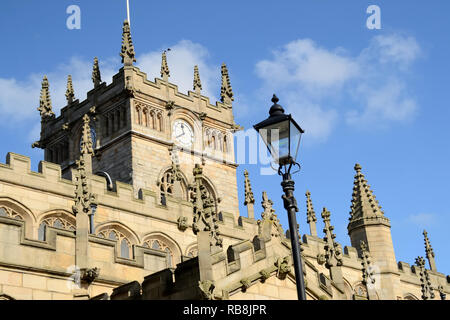 Tour de l'horloge de l'église paroissiale de Wigan, dans le Lancashire, Angleterre. Banque D'Images